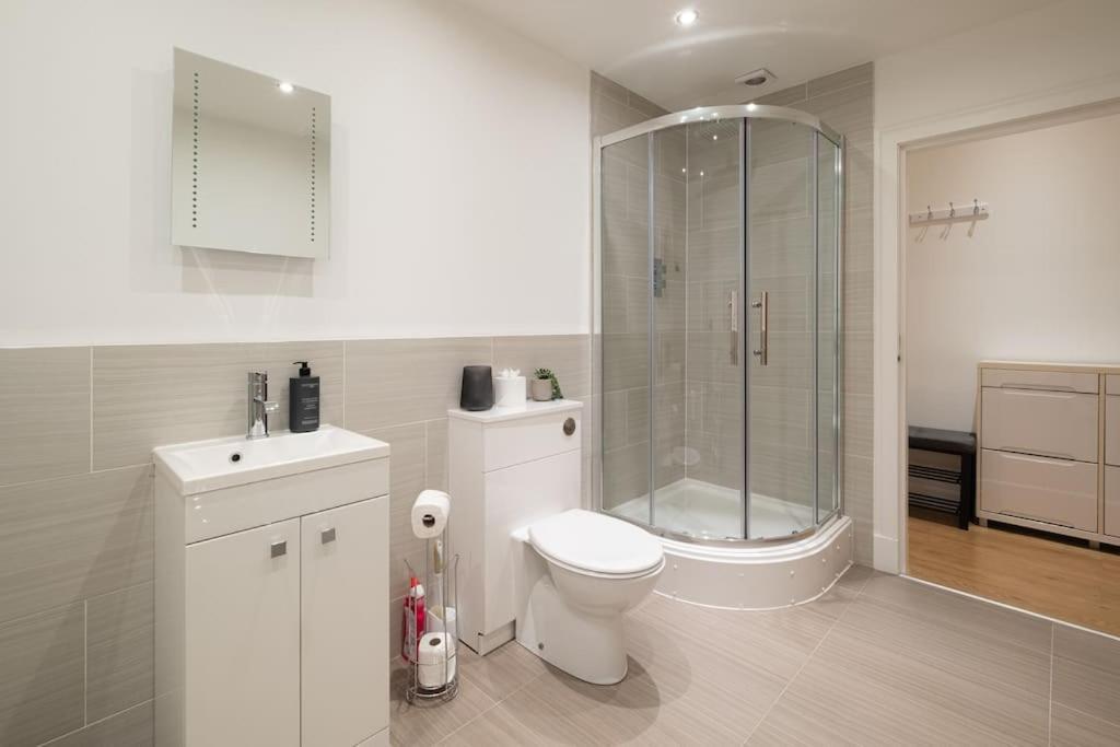 2 Bed 2 Bath Spacious Apartment In Central 阿伯丁 外观 照片