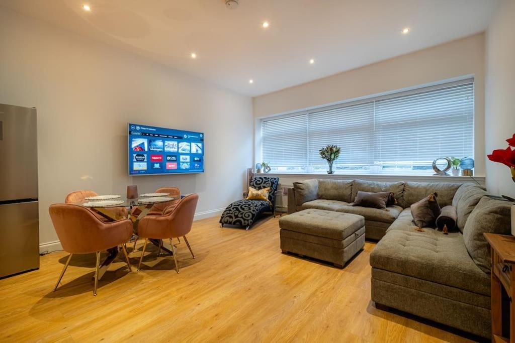 2 Bed 2 Bath Spacious Apartment In Central 阿伯丁 外观 照片