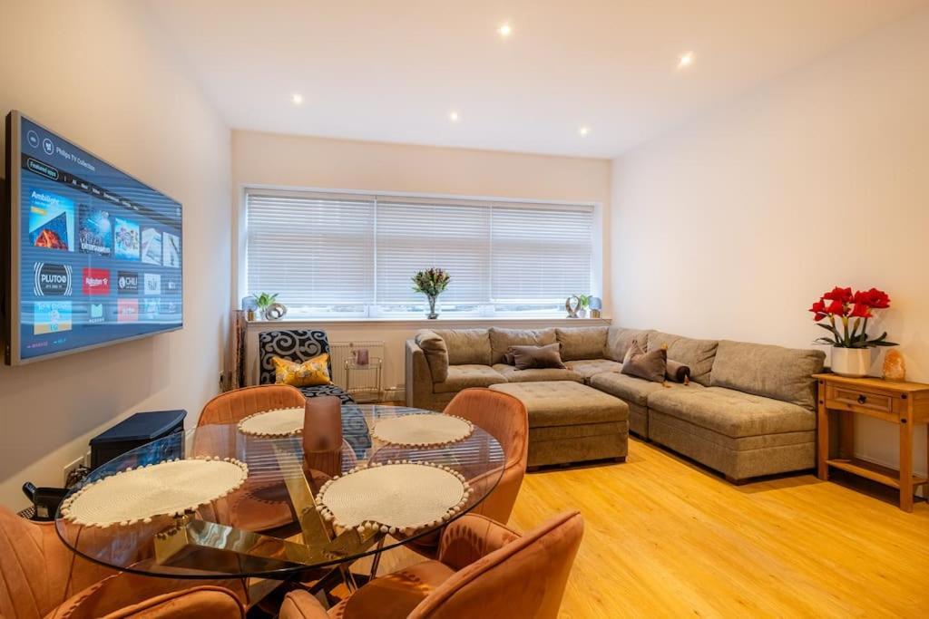 2 Bed 2 Bath Spacious Apartment In Central 阿伯丁 外观 照片